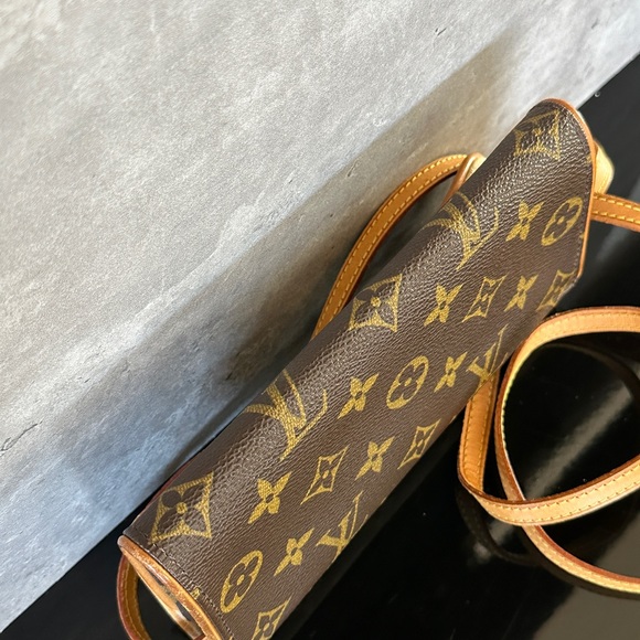 Authentic Louis Vuitton Pochette Twin PM - Picture 5 of 14